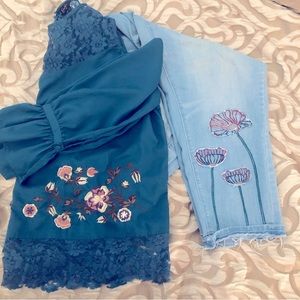 Stylish VINTAGE America Bestie Jeans in size 20W with Floral Embroidery